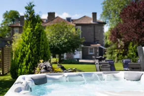 Large elegant property between Bristol and Bath sleeping up to 18 guests - Image 2