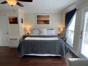 ILM King Bed, Near Beach’s, downtown and events - Image 2