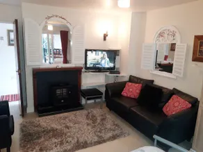 LLETY MAES FFYNNON [ Rhuthun waterside apartment] - Image 4