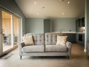 Platinum Lakeside Lodge at Mullans Bay - Image 3