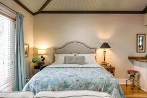 Guesthouse in city's most walkable neighborhood - Image 2