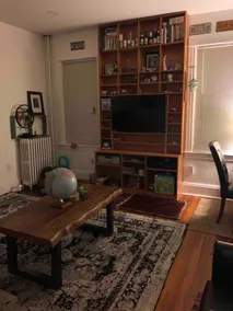 Apt in private house w Free parking! - Image 3