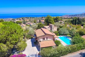 Villa Natino med pool og have - Image 3