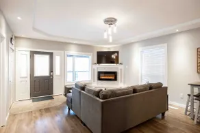 Large, bright, pet friendly 4 bedroom, 2 bath home - Image 3