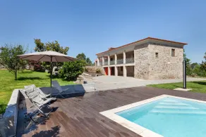 3-bedroom house with pool, garden and BBQ - Image 2