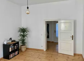 Bright old building apartment in Frankfurt (Oder) - Image 2