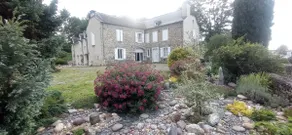 Entire accommodation in a green setting - Image 2