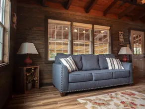 Big Creek Cozy Cabin in the Woods - Image 4