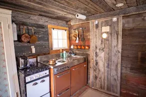 The Run-In - Beautiful Country Cabin with Hot Tub - Image 4