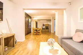 Luxurious apartment in the center, free private parking - Image 2
