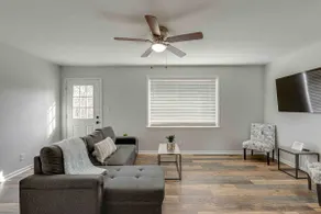 Godric Place |Sleeps 8| Columbia - Image 5