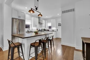 NEW & AMAZING Short North/Victorian Village Home! - Image 4