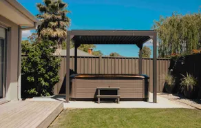 Central location, Sleeps 10, Private outdoor Spa. - Image 4