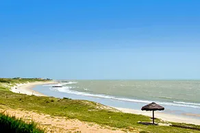 Genuine Beachfront Chalet - Zumbi Beach - Image 3