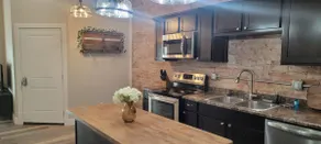 2 Bed Apt 40 mins to Cedar Point/ 10 min Lake Erie - Image 2