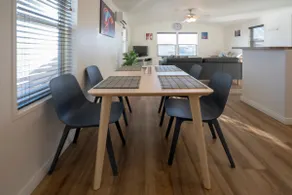 Newly-Remodeled 2 bed home 5 minutes from Antelope - Image 5