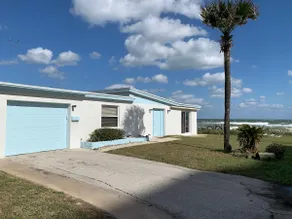 House on the beach - Image 2