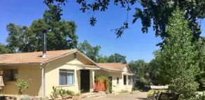 2 Bedroom Cottage with Full Kitchen - WiFi - BBQ - Image 3