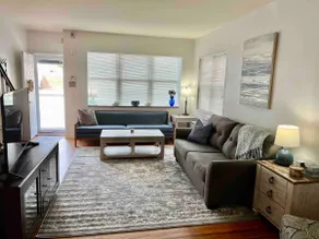 Three Bedroom Ventnor Beach House—Sunset Bay View - Image 3