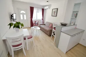 Seafront apartment Vujovic - Image 3