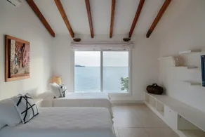 Iconic Flamingo Point House - BeachFront OceanView - Image 3
