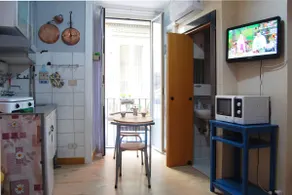 Neapolitan-style living room - Image 4