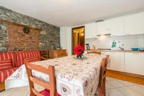 Maison Poinsod: Rustic Three-Room Apartment - Image 2
