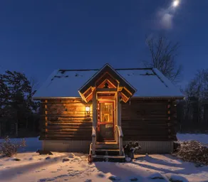 Log Cabin Getaway near Middlebury and Green Mtns - Image 3