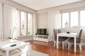 Attic in Passeig de Gràcia - Image 3