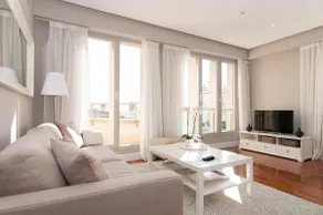 Attic in Passeig de Gràcia - Image 5