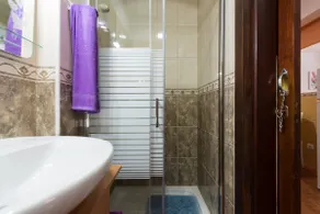 Private Solarium - 2BR House Near the Airport - Image 5