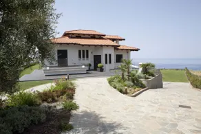 Luxury Villa Rental in Calabria - Image 4