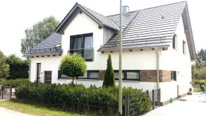 Large apartment with a separate entrance and terrace - Image 2