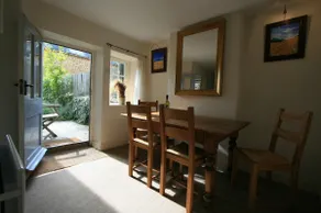 Cosy rural retreat - Image 4