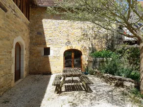 Stort hus med fantastisk utsikt över Lot dalen med privat pool - Image 3
