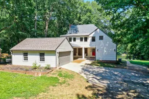 PICTURE Perfect Lake-Front Getaway - Image 2