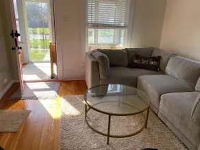 Cozy Cottage - Newly Renovated - Image 2