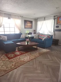 Family-friendly home in Uptown - Image 2