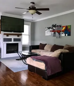 Open floor plan Plaza Midwood bungalow - Image 4