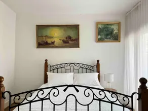Light filled Inner City Home - Image 4