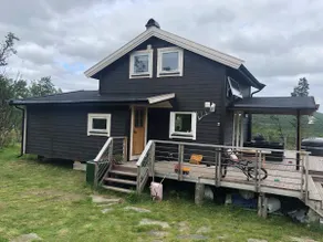 Spacious cabin with good standard and access by car. - Image 3