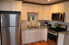 Renovated Cozy City Getaway - Image 5