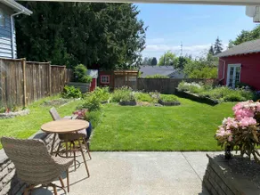 Seattle 2 Bedroom 1 Bath Over 900 sq ft! - Image 3