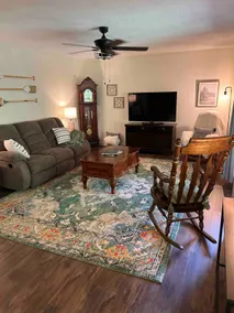 Hardy Spring River House - Image 5