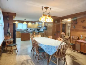 The G&G, Cozy 4 Bedroom Home with Private Parking. - Image 5
