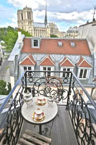 Notre Dame Penthouse + balcony - Image 3