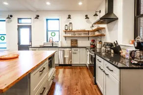 Beautiful and Spacious 3BR Newly Renovated Home - Image 3