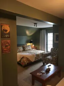 Historic District Overlooking the Mad River Studio - Image 4