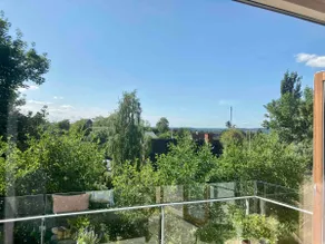 Lovely apartment with free parking on site - Image 5