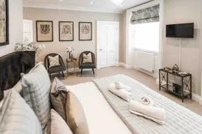 Luxury Romantic City Centre Retreat 5* Location! - Image 3